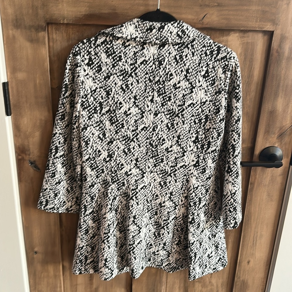 Calvin Klein Black and White Patterned Open-Front Blazer - Picture 7 of 15